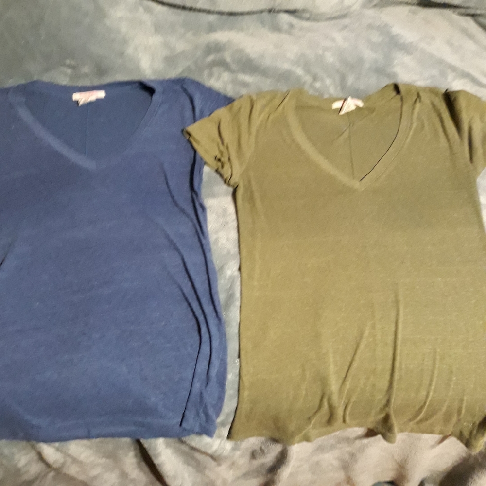 2 pink tshirts